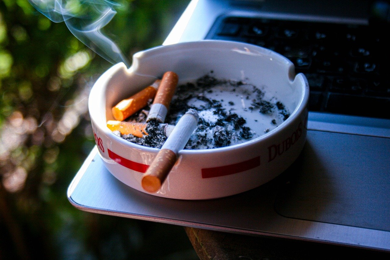 cigarette, tobacco, smoke-8547965.jpg